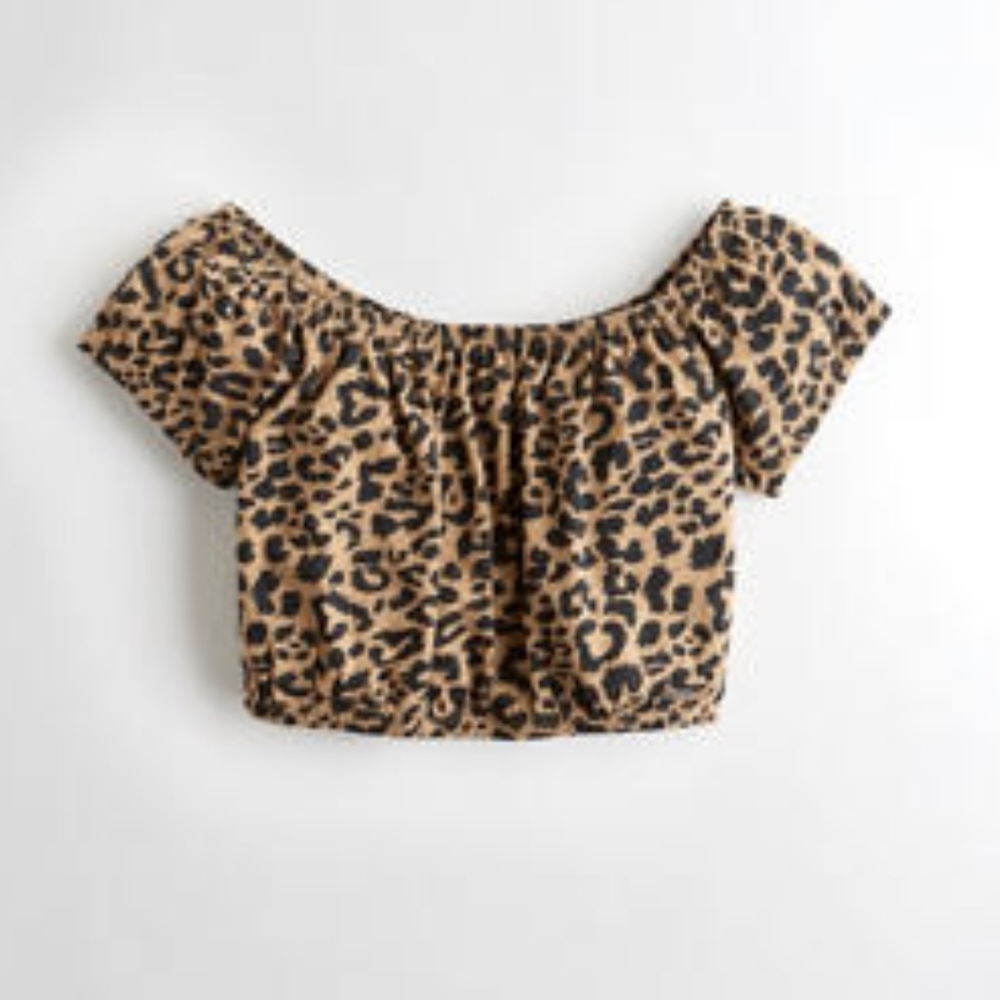 HOLLISTER OFF THE SHOULDER CROP TOP